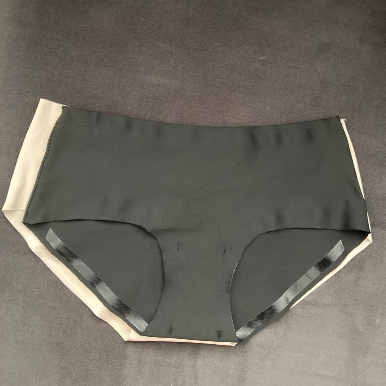 Hatalı Beden İç Çamaşırı Gönderildi, Satıcı Çözüm Sunmadı