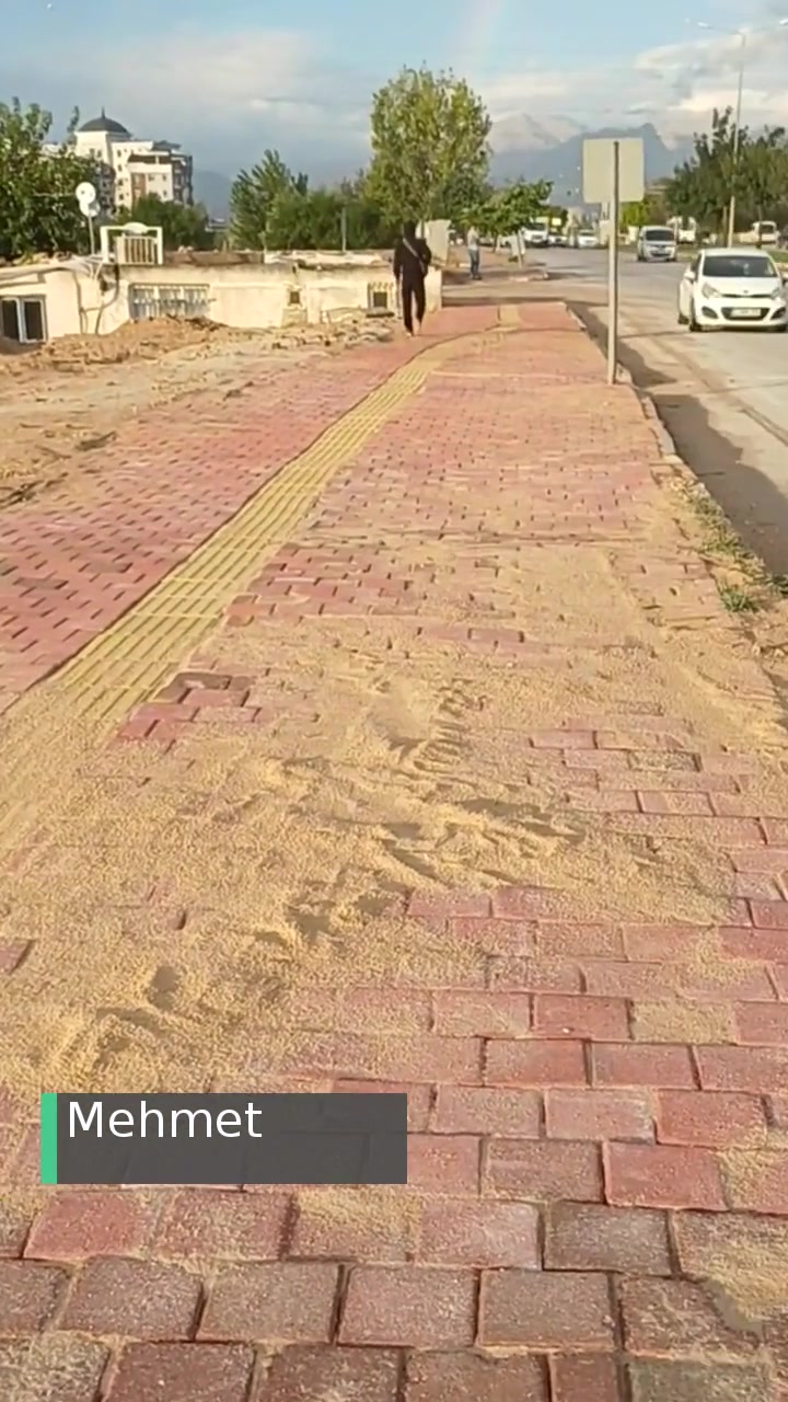 Antalya Büyükşehir Belediyesi Otobüs Durağı Altınova Bulvarı Üzerinde videonun kapak resmi