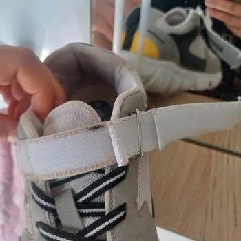 FLO Ayakkabı Kısa Sürede Yırtılan Ayakkabıya Ret Cevabı Mağduriyet Yarattı