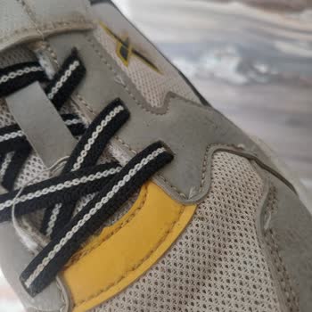 FLO Ayakkabı Kısa Sürede Yırtılan Ayakkabıya Ret Cevabı Mağduriyet Yarattı