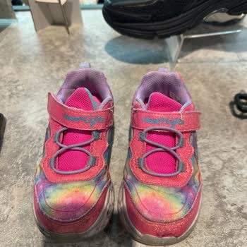 Kısa Sürede Bozulan Işıklı Ayakkabı Ve Yetersiz Müşteri Desteği