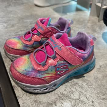 Kısa Sürede Bozulan Işıklı Ayakkabı Ve Yetersiz Müşteri Desteği