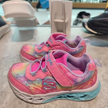 Kısa Sürede Bozulan Işıklı Ayakkabı Ve Yetersiz Müşteri Desteği