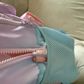 Hepsiburada Satın Aldığım Sırt Çantası Kısa Sürede Yırtıldı, Çözüm Sunulmuyor