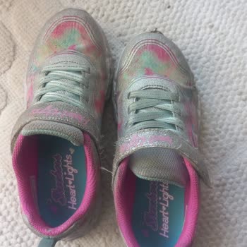 Skechers Okul Ayakkabısı Kısa Sürede Deforme Oldu