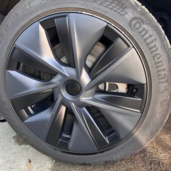 Tesla Model Y Orijinal Continental Lastiklerde Güvenlik Ve Tutunma Sorunu