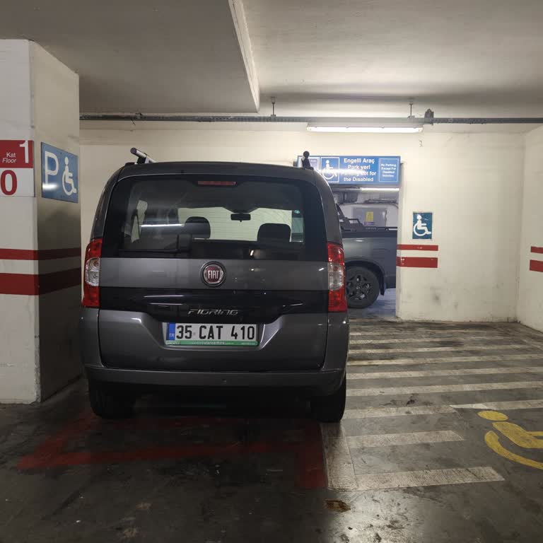 Engelli Park Yerinin Uzun Süreli İşgali Ve İletişimsizlik