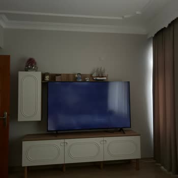 LG QNED80T Televizyonda İlk Günden Ekran Işık Sızması Ve Servis Mağduriyeti