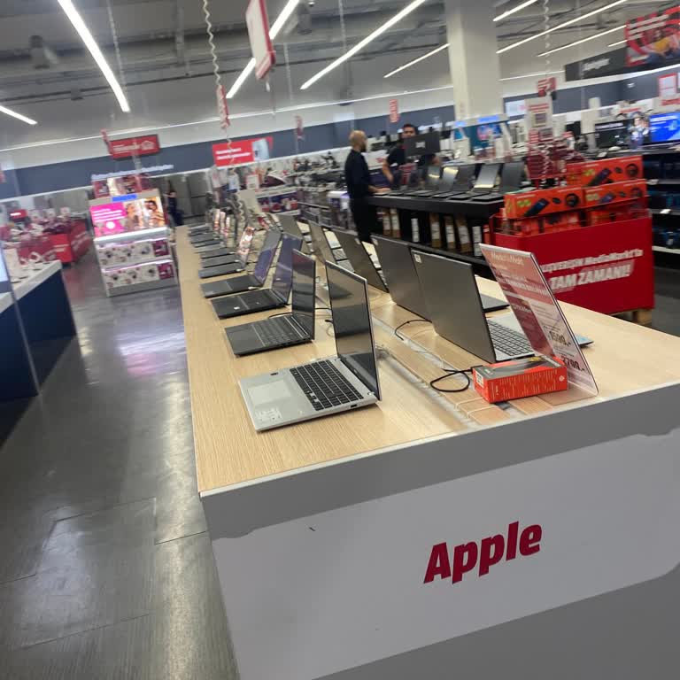 Media Markt Gebze Şubesinde İlgisiz Çalışanlar Ve Müşteri Memnuniyetsizliği