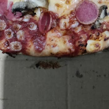 Çiğ Pizza Ve Yetersiz Çözüm Nedeniyle Ücret İadesi Talebim Karşılanmadı