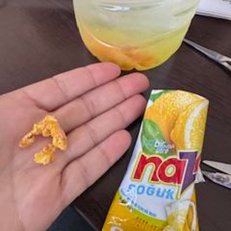 Aldığım Limonlu İçecek Sakız Gibi Birbirine Yapışmış Çıktı