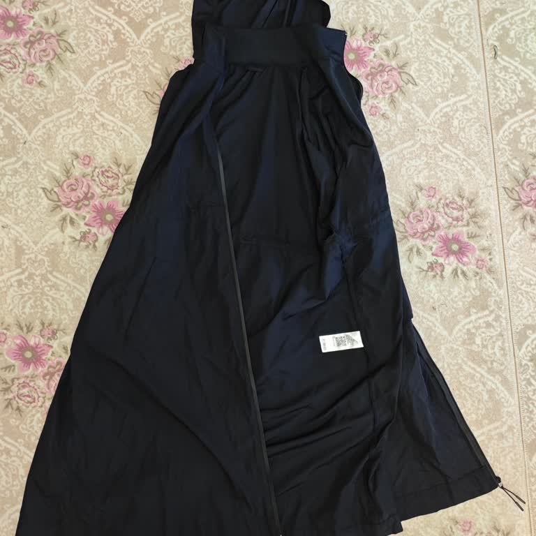 Yağmurluk Diye Satılan Ürün İlk Kullanımda Su Geçirdi, İade Reddiyle Karşılaştım