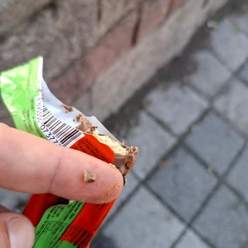 Çokonat İçinden Taş Çıktı, Sağlığım Tehlikeye Girdi