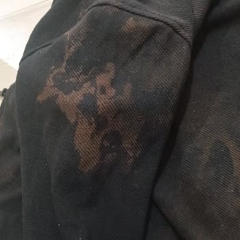 Yıkama Sonrası DeFacto Hırkada Leke Ve Deformasyon Sorunu