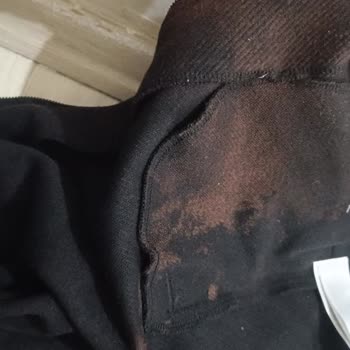 Yıkama Sonrası DeFacto Hırkada Leke Ve Deformasyon Sorunu