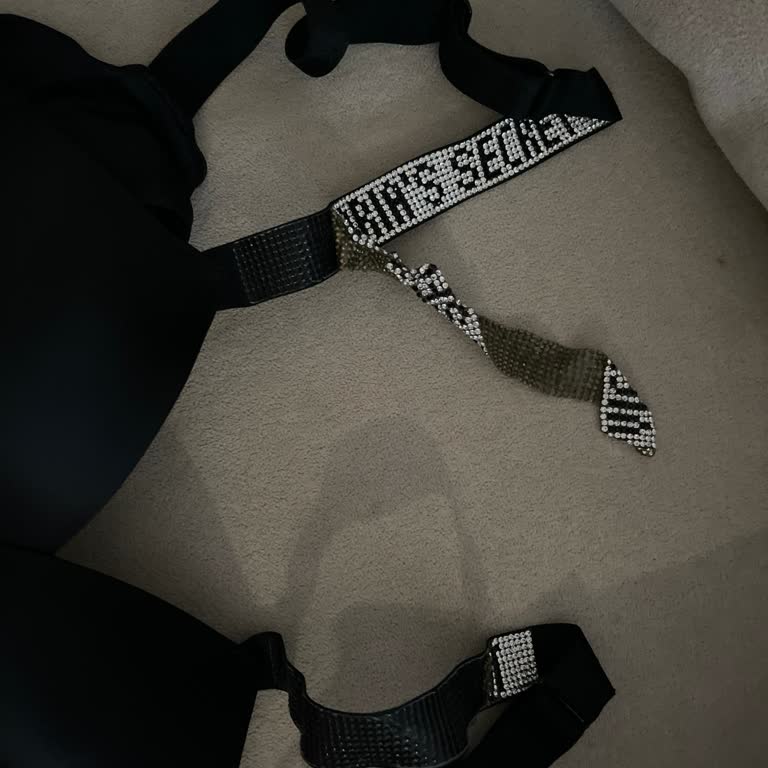 I Face Crystal Damage on Victoria’s Secret Very Sexy Bra After Second Wash