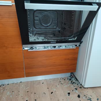 Franke Fırın Camı Temizlik Sonrası Aniden Patladı