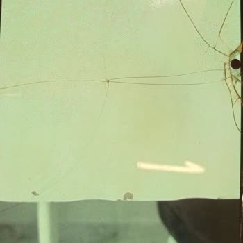 Kırık Masa Teslimatı Ve Mağaza İlgisizliği