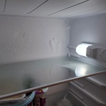 Buzdolabındaki Sürekli Buzlanma Ve Yetersiz Servis Mağduriyeti