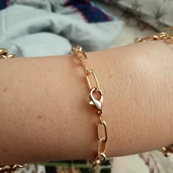 Cc Accessory Ürünü Teslim Aldıktan Sonraki Bir Hafta İçinde Bileklik Karardı