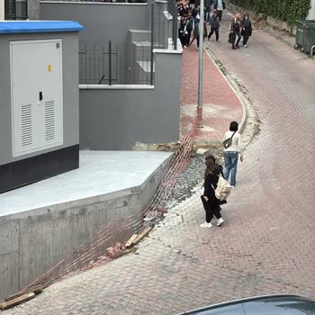 Yanlış Konumlandırılan Trafo Çocukların Güvenliğini Tehlikeye Atıyor