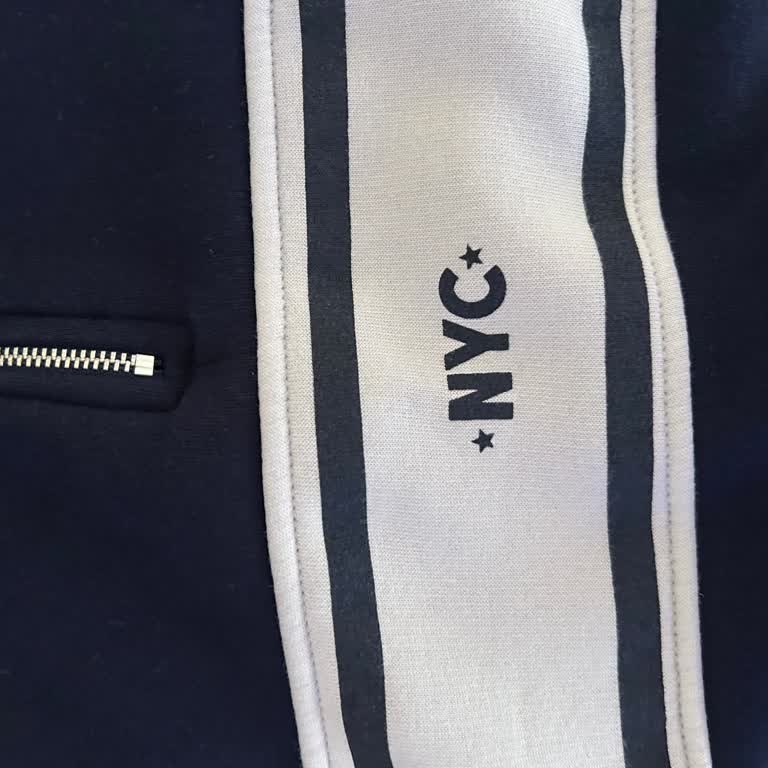 İlk Yıkamada Sweatshirtün Beyaz Kısımları Lacivert Renge Boyandı, İade İstiyorum