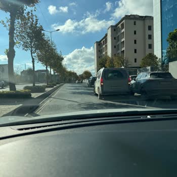 Arnavutköy’de Trafik Kaosu: Denetimsizlik Yüzünden Yollar Tıkanıyor, Çözüm Bekliyoruz