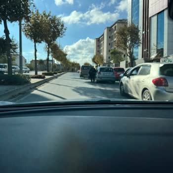 Arnavutköy’de Trafik Kaosu: Denetimsizlik Yüzünden Yollar Tıkanıyor, Çözüm Bekliyoruz