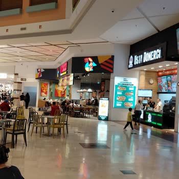 Personelin İlgisiz Ve Kaba Tavrı Nedeniyle Sipariş Veremeden Ayrıldık