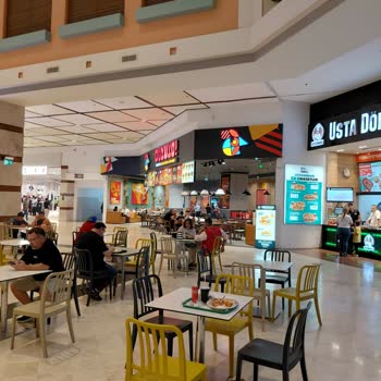 Personelin İlgisiz Ve Kaba Tavrı Nedeniyle Sipariş Veremeden Ayrıldık