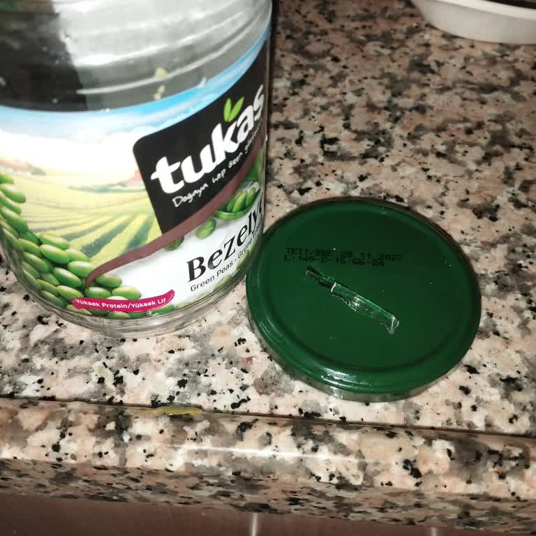 Tukaş Bezelye Kavanozundan Çıkan Cam Parçası Büyük Tehlike Yarattı