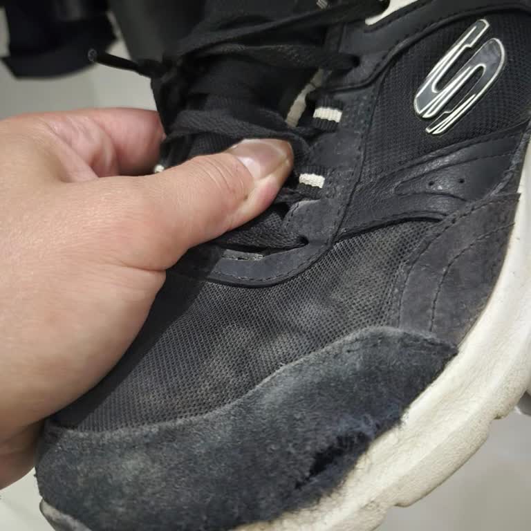 Kısa Sürede Yırtılan Ayakkabı İçin Değişim Talebi Ve Müşteri Memnuniyetsizliği