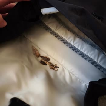 Sıfır Üründe Hijyen Sorunu: Çantadan Çekirdek Ve Kabukları Çıktı