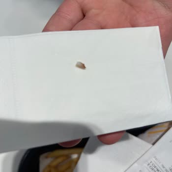 McDonald's Köfte Burger Menüde Kıkırdak Çıktı, Sağlığım Tehlikeye Girdi