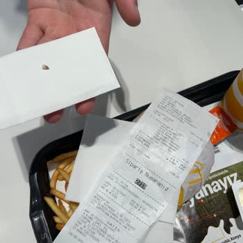 McDonald's Köfte Burger Menüde Kıkırdak Çıktı, Sağlığım Tehlikeye Girdi