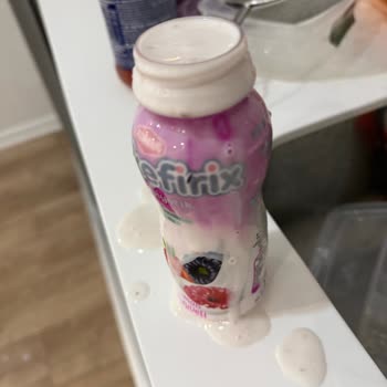 Altınkılıç Çilekli Kefir Köpürerek Taştı Ve Bozuk Çıktı!