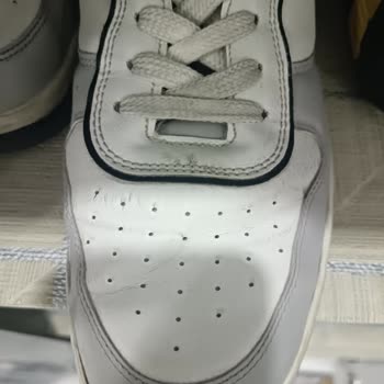 İki Haftada Çatlayan Ayakkabı İçin Değişim Talebi