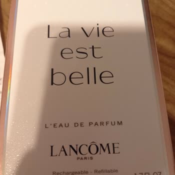 Compré Lancome La Vie Est Belle en Duty Free y el perfume no dura nada