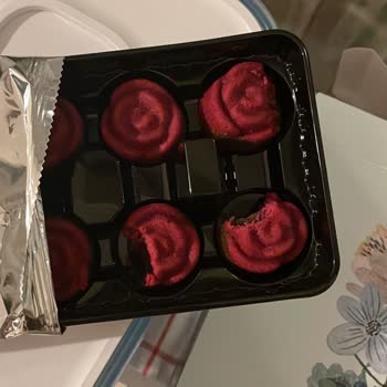 Küflü Kekler Ve İlgisiz Müşteri Hizmetleri Nedeniyle Sağlıksız Sipariş Endişesi