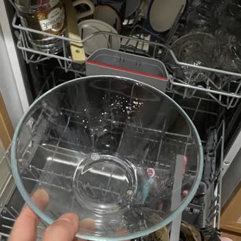 Bulaşık Deterjanı Cam Ve Çatal Bıçaklarda Kalıntı Bırakıyor, Temizlik Yetersiz Kaldı