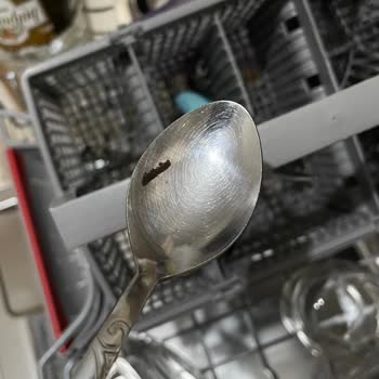 Bulaşık Deterjanı Cam Ve Çatal Bıçaklarda Kalıntı Bırakıyor, Temizlik Yetersiz Kaldı