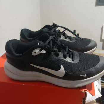 FLO'dan Alınan Nike Ayakkabıda Erken Yırtılma Ve Garanti Sorunu