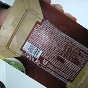 Dondurmanın İçinden Plastik Parça Çıktı, Mağduriyetimin Giderilmesini İstiyorum