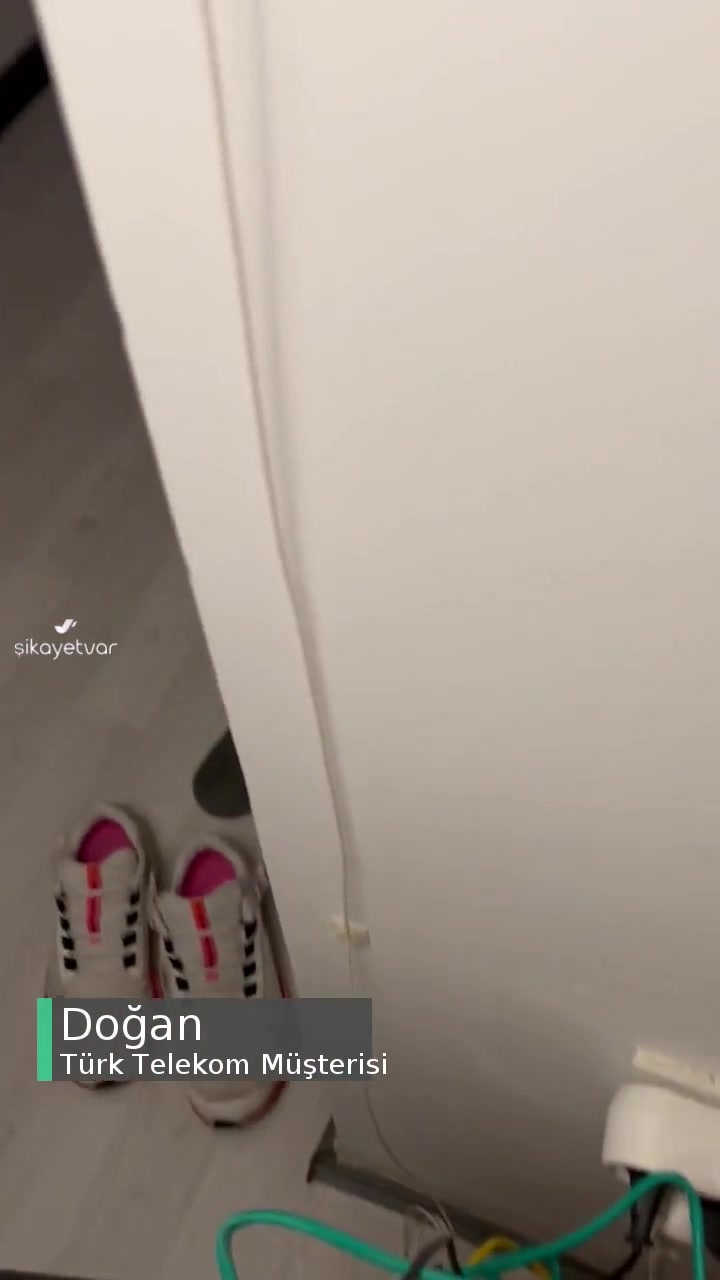 Türk Telekom Fiber Kabloların Havada Gezinmesi Normal Bir Kurulum Mu? videonun kapak resmi