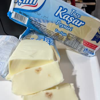 Aldığım Kaşar Peynirinde Şüpheli Lekeler Ve Yetersiz Müşteri Hizmeti