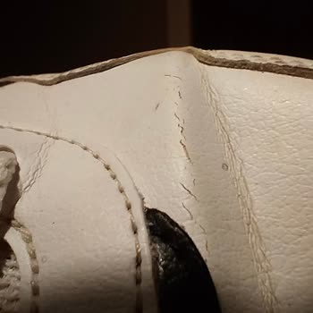 Kısa Sürede Yırtılan Reebok Ayakkabı İçin Değişim Veya İade Talebi