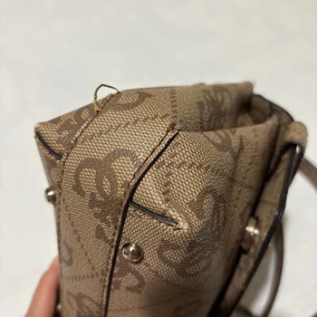 Kısa Sürede Deforme Olan Guess Çanta İçin Çözüm Sunulmadı