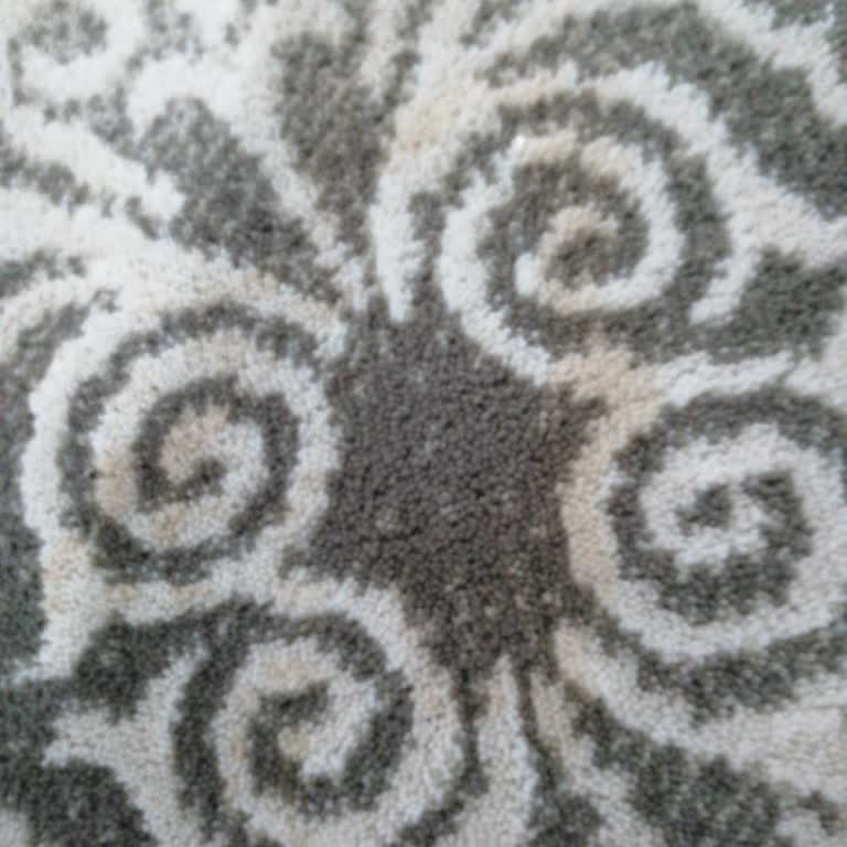 Yıkanmamış Halılar Ve Ek Ücret Talebiyle Mağduriyet