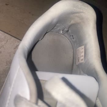 Kısa Sürede Hasar Gören Ayakkabıda İade Talebinin Reddedilmesi Hakkında Şikayet