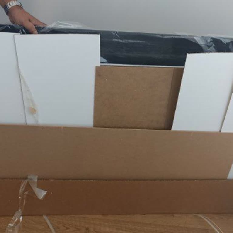 Açılmamış Televizyon Kutusundan Kırık Ve Eklenmiş Parçalar Çıktı İade Talebim Reddedildi